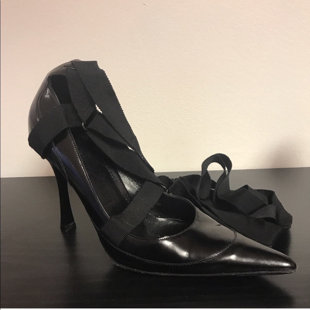 GUCCI x Tom Ford Vintage Black Lace Up Heels